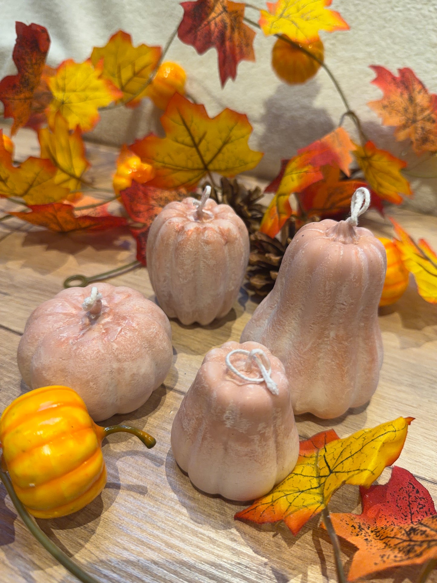Pompoenparade - set van 4 handgemaakte kaarsen